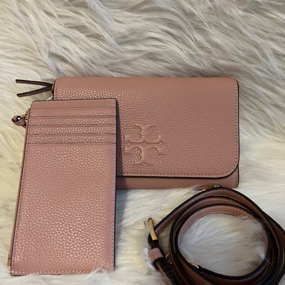 Tory Burch Crossbody comes with an insert - Picture 3 of 8